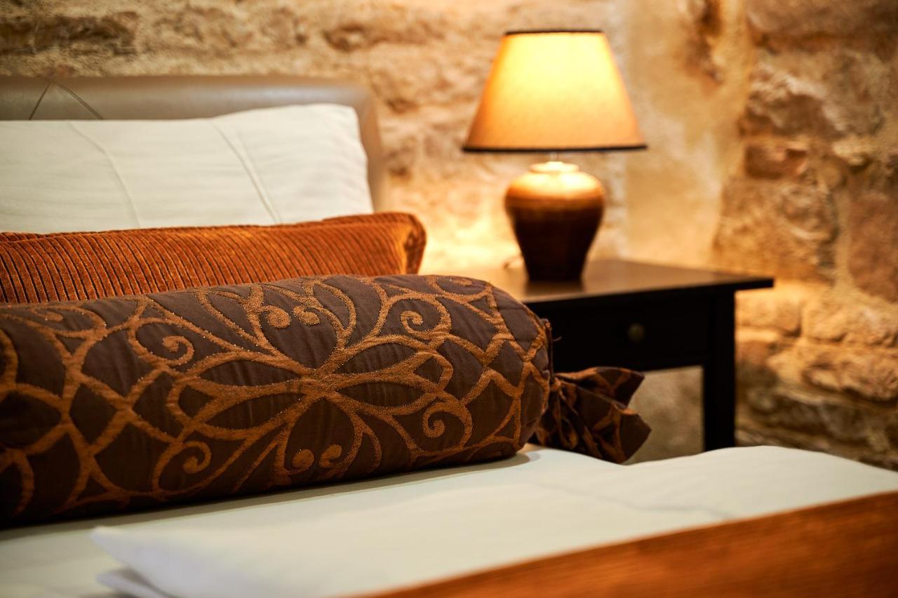 Rustic Apartments Sv Frane In The Old Town 시베니크 외부 사진