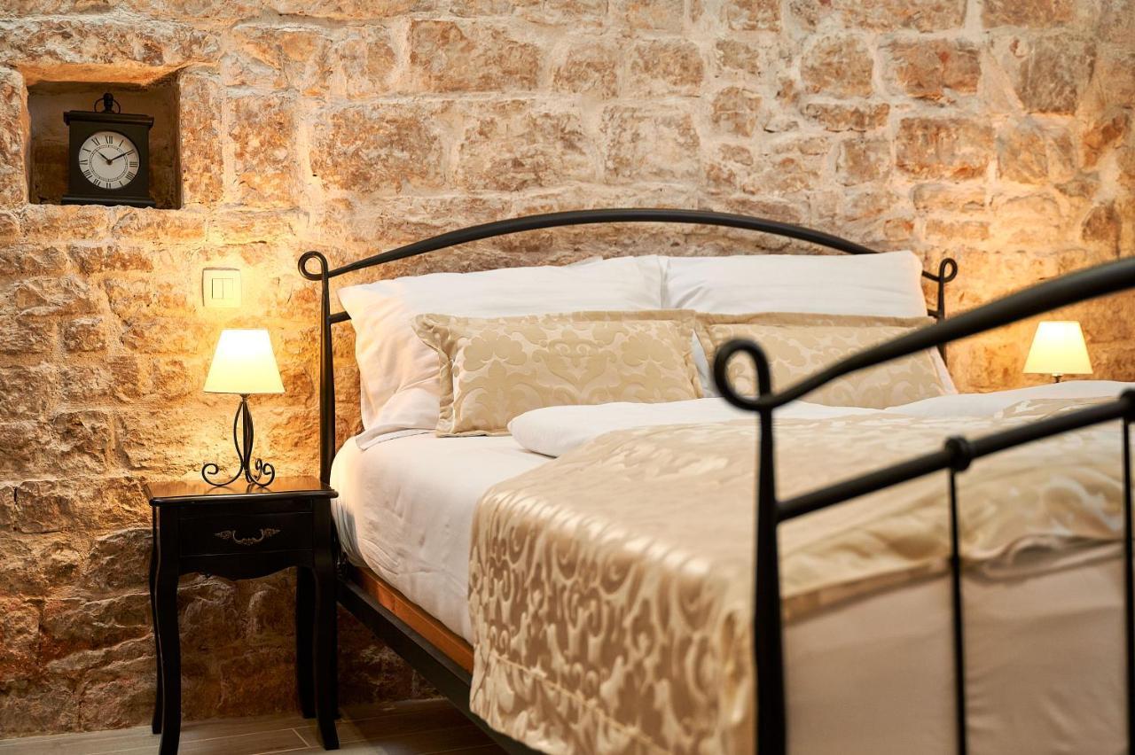 Rustic Apartments Sv Frane In The Old Town 시베니크 외부 사진