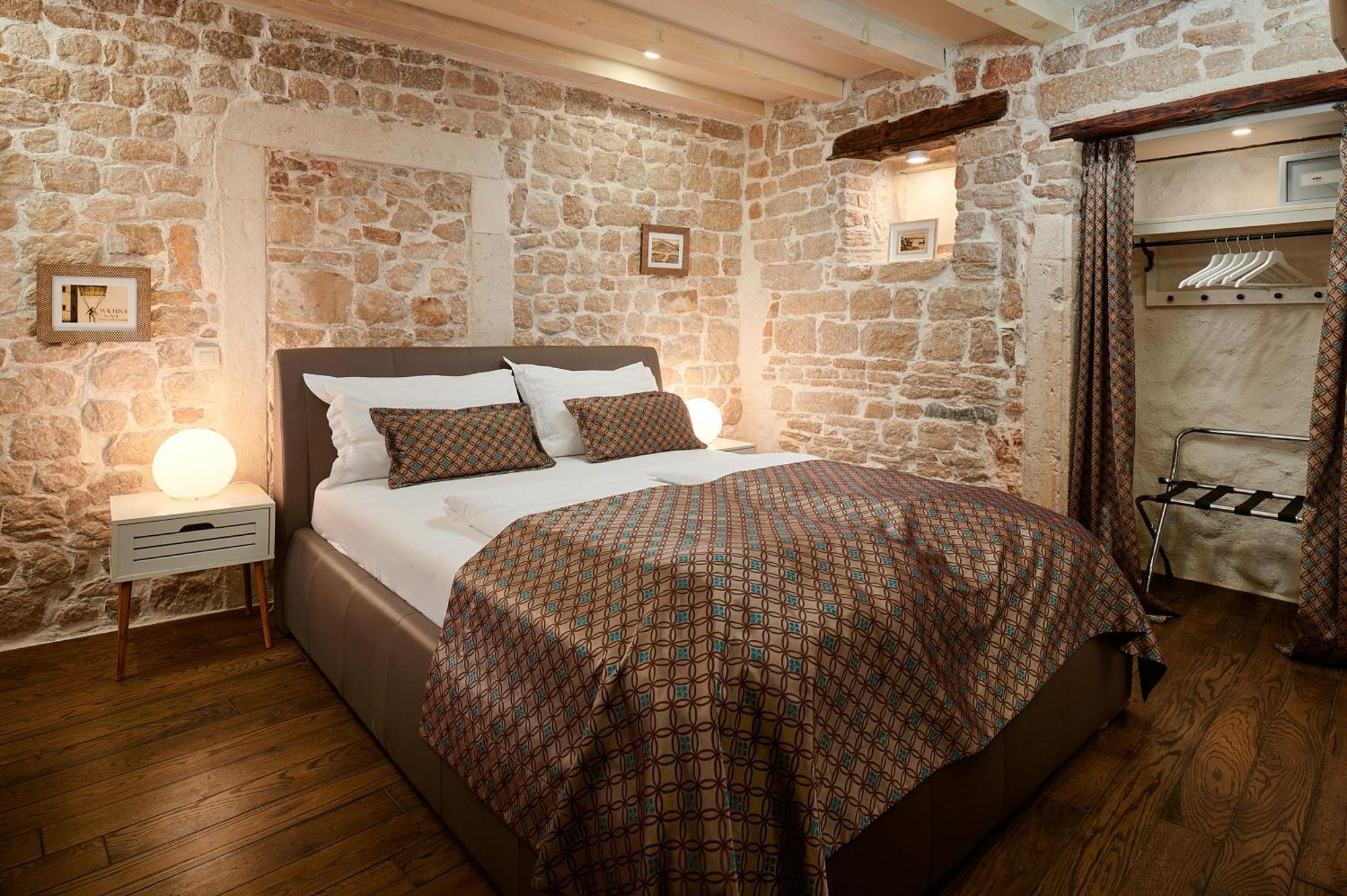 Rustic Apartments Sv Frane In The Old Town 시베니크 외부 사진