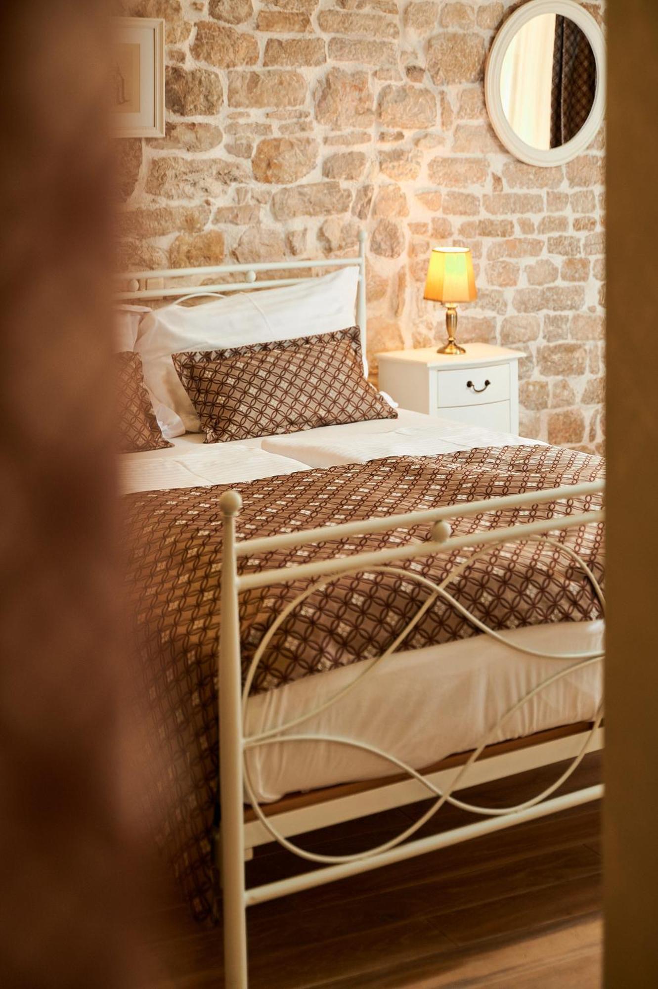 Rustic Apartments Sv Frane In The Old Town 시베니크 외부 사진