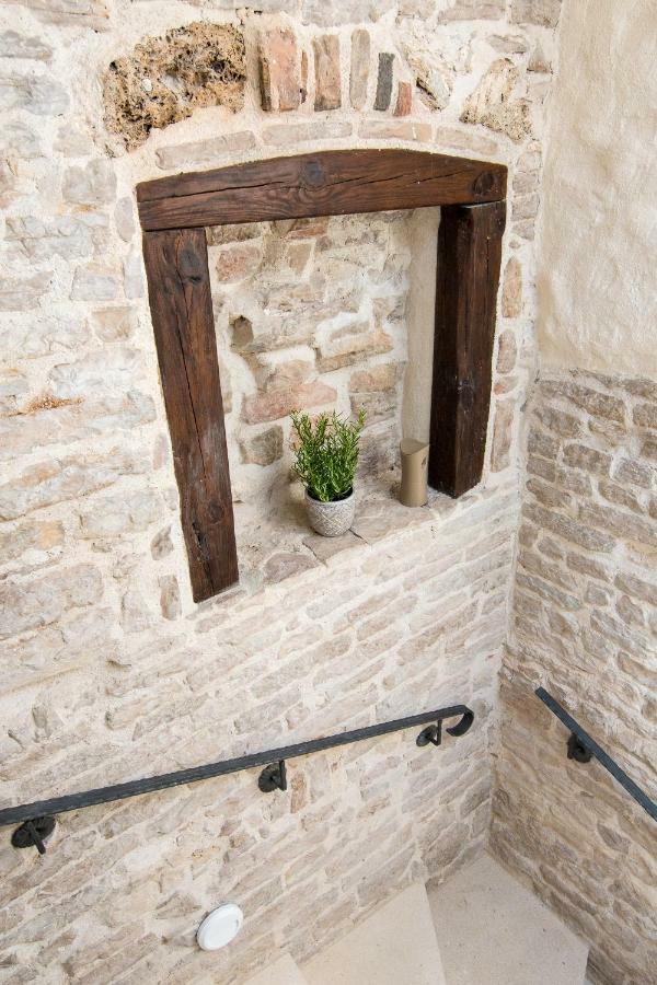 Rustic Apartments Sv Frane In The Old Town 시베니크 외부 사진